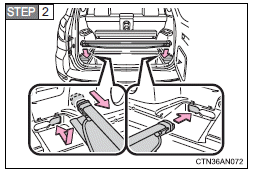 Insert the right end of the luggage