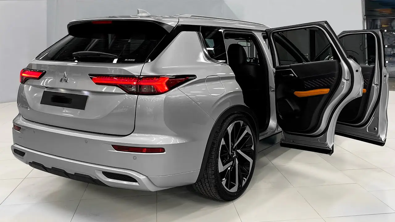 Mitsubishi Outlander PHEV (2024)